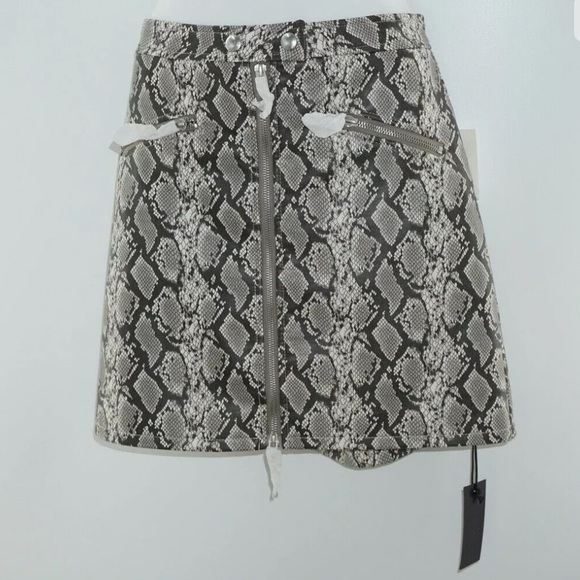 BlankNYC Snakeskin Break Away Faux Leather Skirt Size: 27 New - Picture 2 of 9